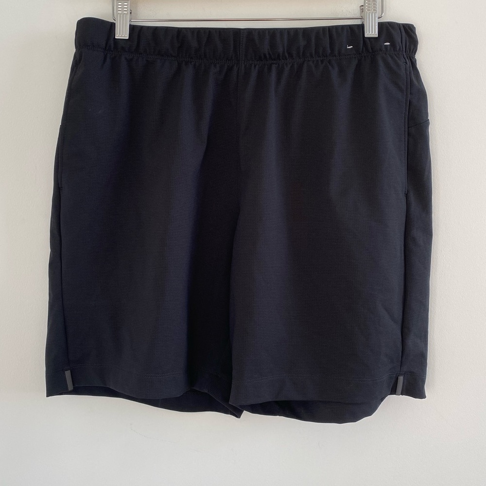 Uniqlo Men's Black Athletic Shorts Size XL